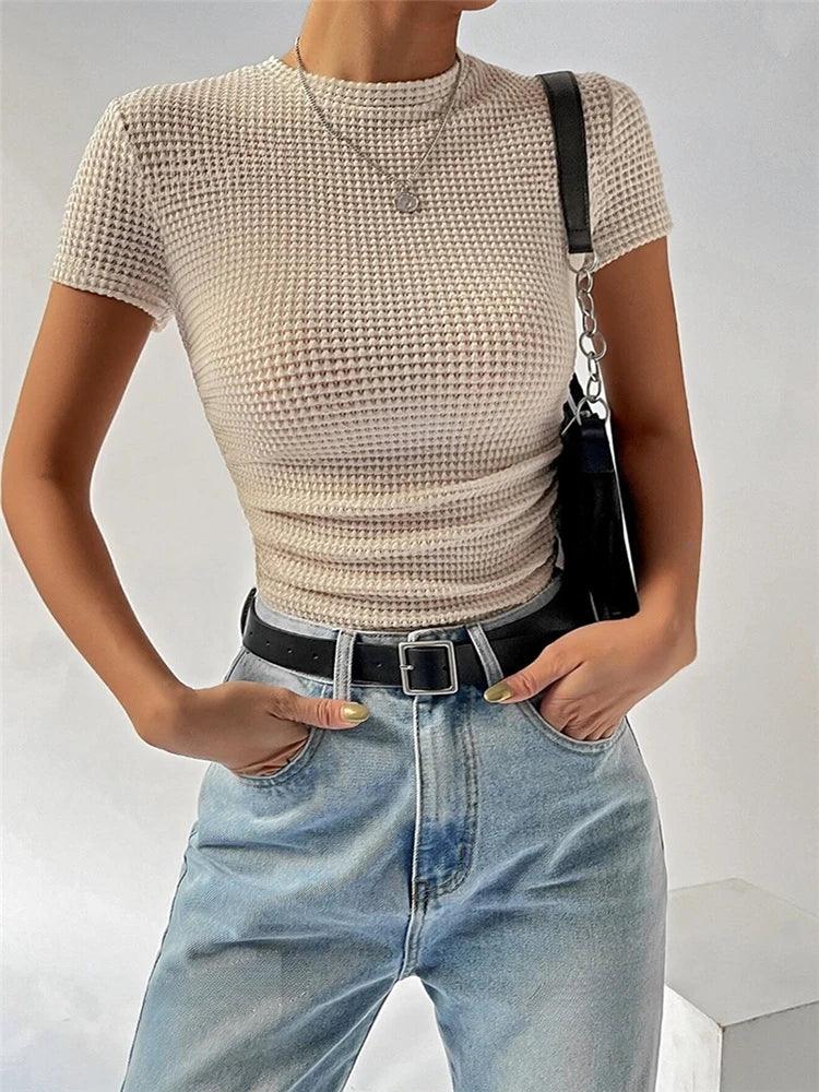 Modern Women’s Short Sleeve Tee: Casual Crop Top for Summer Fashion