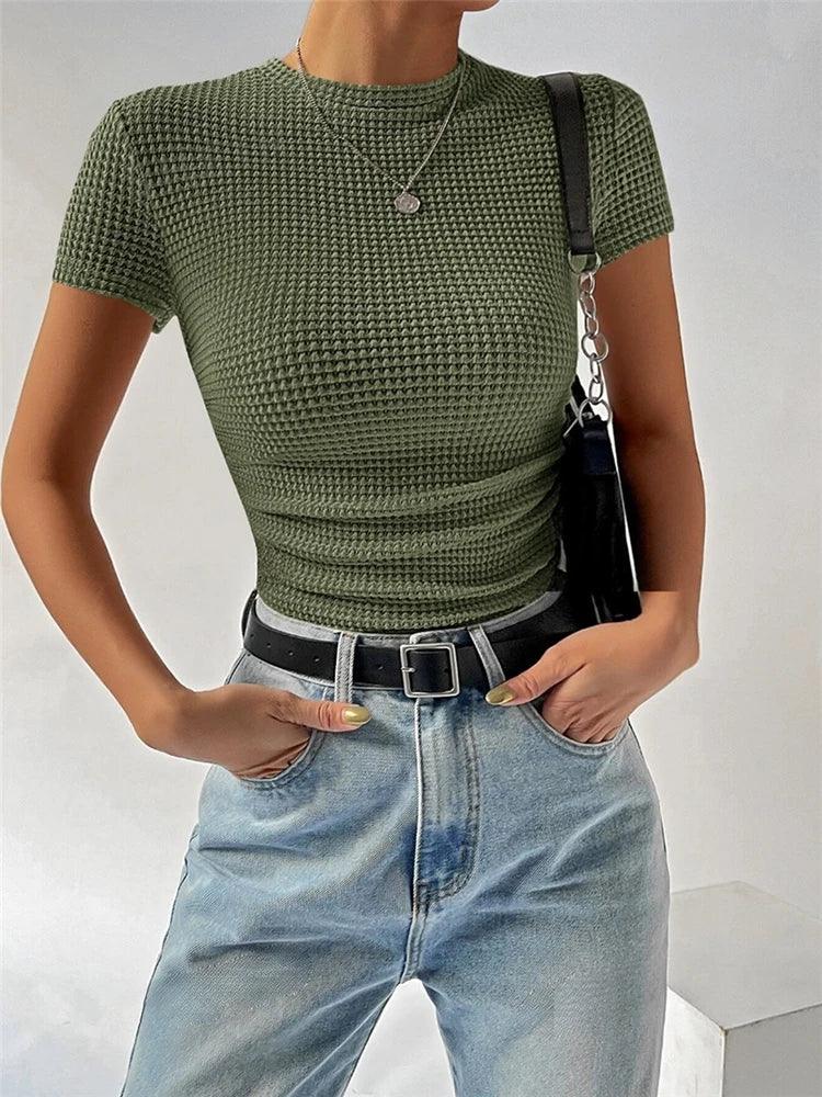 Modern Women’s Short Sleeve Tee: Casual Crop Top for Summer Fashion